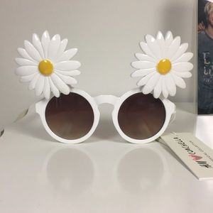 H&M Daisy sunglasses NWT